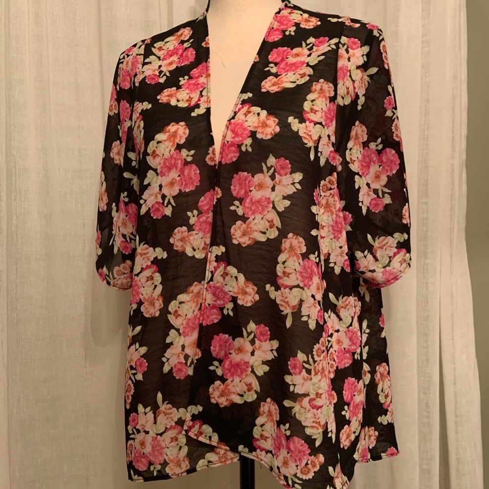 Heart & Hips Flowy Short Floral Kimono